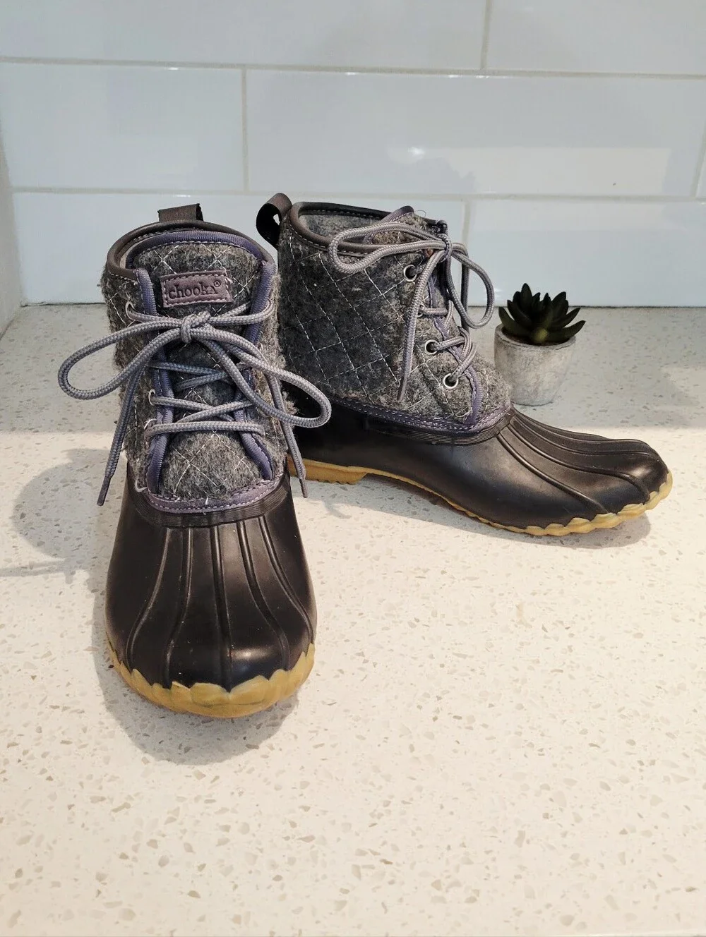 Chooka Women's Gray Quilted Duck Boots with Tan Soles | Size 7